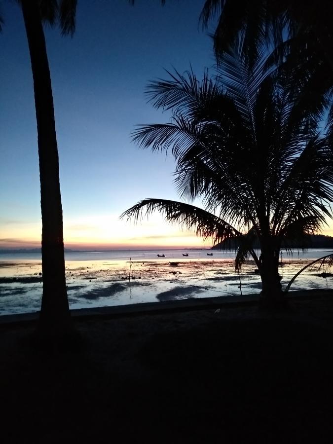 Beach House Taling Ngam Beach Екстериор снимка