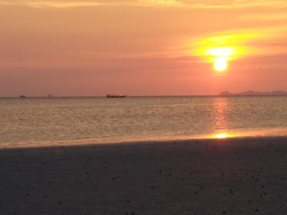 Beach House Taling Ngam Beach Екстериор снимка